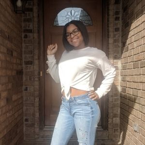 Meet your Posher, Layla